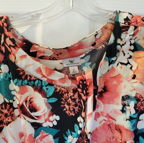 EUC Worthington Floral Blouse - Picture 3 of 8